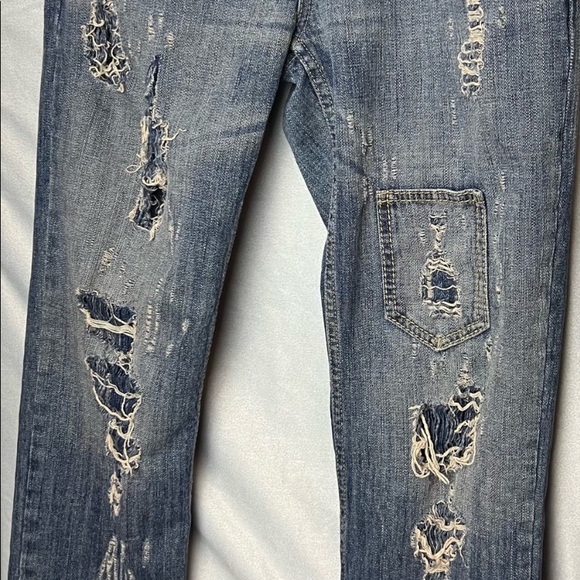 BCBG MaxAzria deconstructed boyfriend jeans, size 29. - Picture 3 of 7